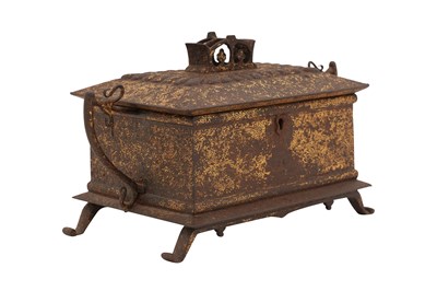 Lot 50 - AN INDIAN KOFTAGARI IRON LIDDED CASKET