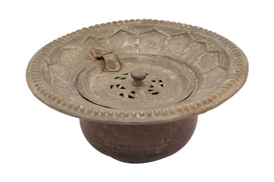 Lot 43 - A TINNED COPPER BASIN