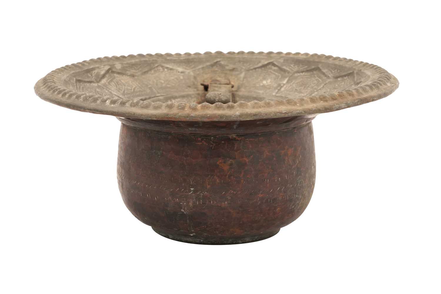 Lot 43 - A TINNED COPPER BASIN