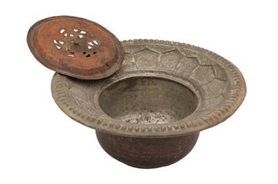 Lot 43 - A TINNED COPPER BASIN