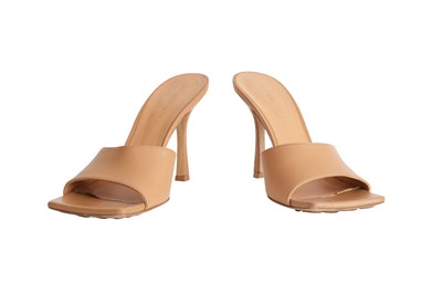 Lot 126 - BOTTEGA VENETA BEIGE MULE HEELS