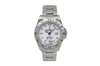 A ROLEX MEN’S STAINLESS STEEL GMT FUNCTION AUTOMATIC BRACELET WATCH.