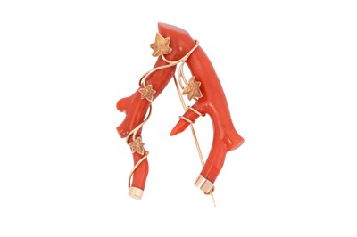 Lot 18 - A 9CT ROSE GOLD AND CORAL BROOCH