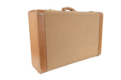 Lot 197 - GUCCI BEIGE CANVAS AND LEATHER TRAVELLING CASE (VALIGIA/BAULETT/VALAGIA DA IVIAGGIO)