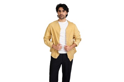 Lot 10 - AN EDWARDIAN GENTLEMAN'S OCHRA CHAMOIS LEATHER JACKET