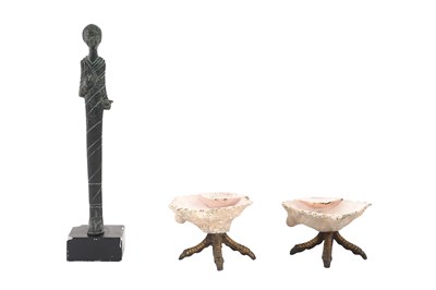 Lot 22 - AN ETRUSCAN STYLE BRONZE FILIFORM FIGURINE