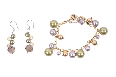 Lot 207 - A COSTUME PEARL CHARM BRACELET AND A PAIR OF FRESHWATER PEARL DROP EARRINGS (TWO)
