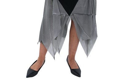 Lot 85 - AN ISSEY MIYAKE RARE 'FÊTE' PLISSÉ ARCHITECTURAL ENSEMBLE