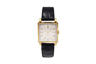A VINTAGE VACHERON & CONSTANTIN MEN’S 18K YELLOW GOLD MANUAL WRISTWATCH.