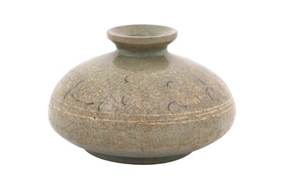 Lot 130 - A SMALL KOREAN SANGGAM INLAID CELADON OIL JAR