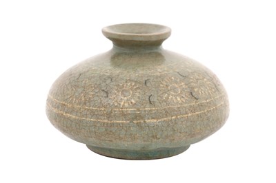 Lot 130 - A SMALL KOREAN SANGGAM INLAID CELADON OIL JAR