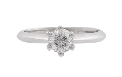Lot 58 - AN 18CT WHITE GOLD SOLITAIRE DIAMOND RING