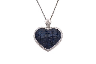 Lot 29 - AN 18CT WHITE GOLD HEART SHAPED SAPPHIRE AND DIAMOND PENDANT NECKLACE