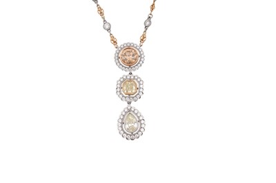 Lot 26 - AN 18CT GOLD AND COLOURED DIAMOND PENDANT NECKLACE
