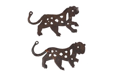 Lot 31 - A PAIR OF LION SHAPED MAMLUK BRONZE FITTINGS