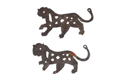 Lot 31 - A PAIR OF LION SHAPED MAMLUK BRONZE FITTINGS