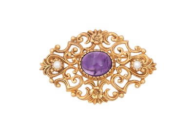 Lot 22 - A 9CT GOLD EDWARDIAN STYLE AMETHYST AND PEARL BROOCH