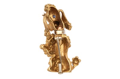 Lot 16 - AN EXCEPTIONAL 18CT GOLD, RUBY, SAPPHIRE AND DIAMOND SET NOVELTY BROOCH