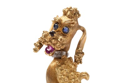Lot 16 - AN EXCEPTIONAL 18CT GOLD, RUBY, SAPPHIRE AND DIAMOND SET NOVELTY BROOCH