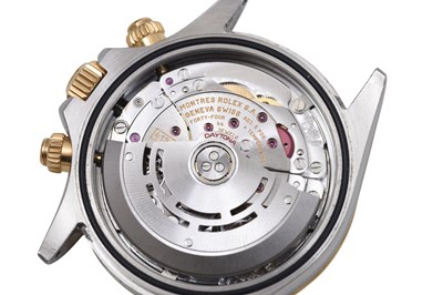 Lot 6 - AN ELEGANT MEN’S ROLEX STAINLESS STEEL AND 18K GOLD AUTOMATIC CHRONOGRAPH BRACELET WATCH.