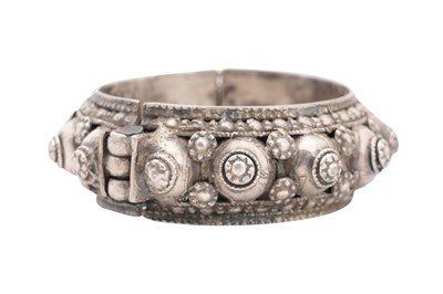 Lot 67 - A COLLECTION OF RIGID INDIAN SILVER BRACELETS AND BANGLES (FIVE)