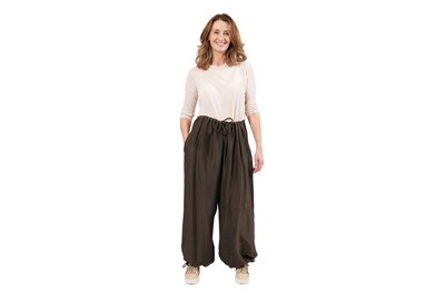 Lot 86 - YOHJI YAMAMOTO + NOIR BROWN SILK DRAWSTRING TROUSERS