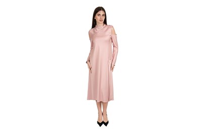 Lot 68 - BLUSH PINK SATIN COLD-SHOULDER SHIFT DRESS