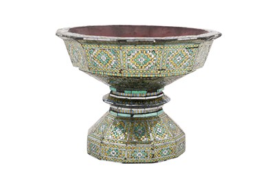Lot 256 - A GLASS-INLAID LACQUERED PEDESTAL OFFERING BOWL (TALUM)