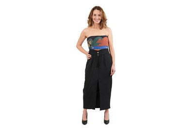 Lot 57 - HELEN ANDERSON SLEEVELESS BLACK EVENING DRESS WITH PRINTED BODICE PANEL