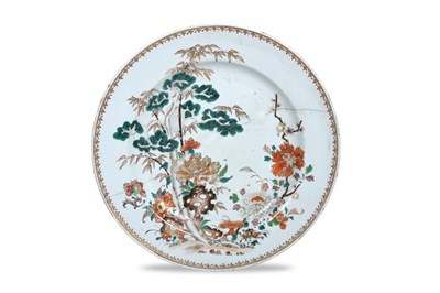 Lot 47 - A CHINESE FAMILLE VERTE 'THREE FRIENDS OF WINTER' CHARGER AND A FAMILLE ROSE 'LANDSCAPE' BOWL