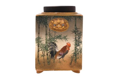 Lot 194 - A JAPANESE SATSUMA MINIATURE 'CHICKENS' TEA CADDY, KINKOZAN WORKSHOP