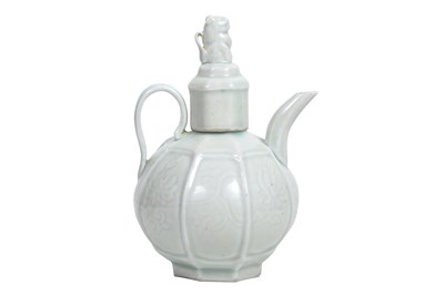 Lot 25 - A CHINESE QINGBAI WINE POT AND COVER