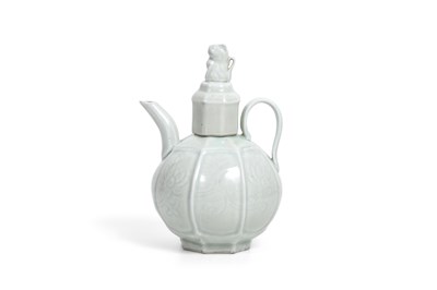 Lot 8 - A CHINESE QINGBAI WINE POT AND COVER