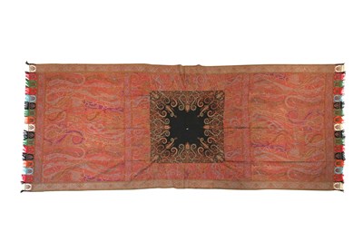 Lot 184 - A LONG WOOL KASHMIRI SHAWL (DOCHALLA)
