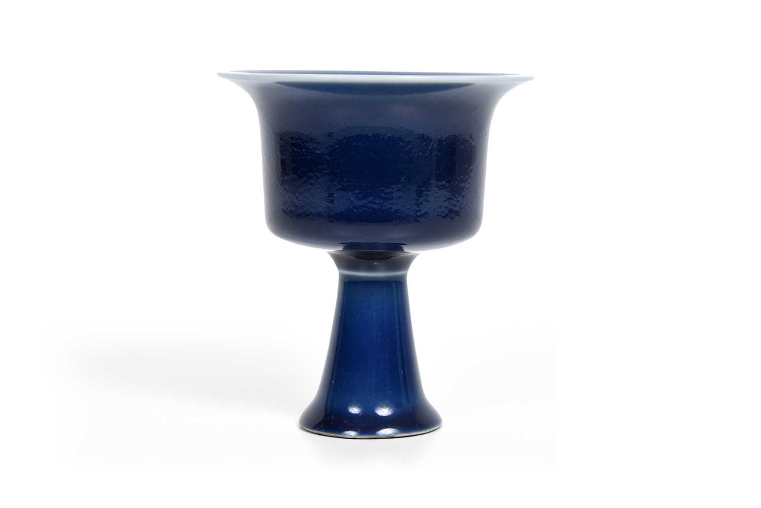 Lot 13 - A CHINESE BLUE-GLAZED STEM CUP