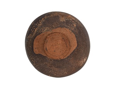 Lot 14 - A CHINESE WHITE-GLAZED ‘LOTUS’ BOWL AND A BROWN-GLAZED BOWL