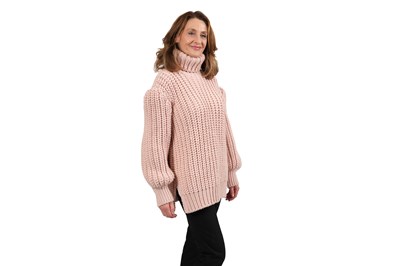 Lot 81 - A FENDI HAND-KNITTED WOOL DUSK-PINK RIBBED TURTLENECK SWEATER, WITH TAGS