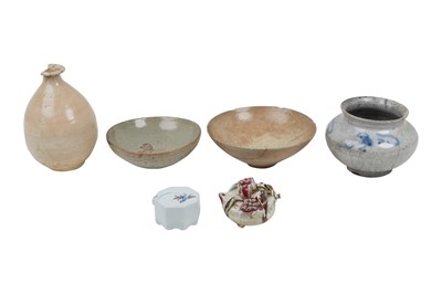 Lot 98 - A GROUP OF KOREAN POTTERY PIECES