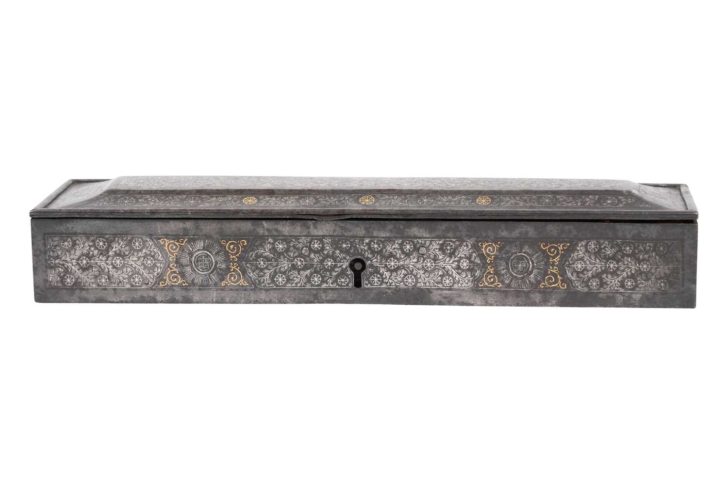 Lot 51 - AN INDIAN KOFTGARI SILVER AND GOLD INLAID STEEL PEN BOX