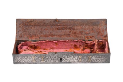 Lot 51 - AN INDIAN KOFTGARI SILVER AND GOLD INLAID STEEL PEN BOX