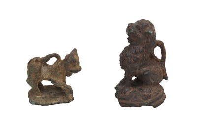 Lot 23 - TWO CAST BRONZE MINIATURE FIGURES OF LIONS (SIMHA)