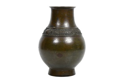 Lot 26 - A JAPANESE BRONZE VASE BY KANAYA GOROSABURO (1836 — 1890)