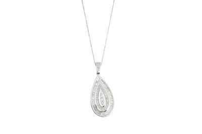 Lot 20 - A 9CT WHITE GOLD TEARDROP PENDANT NECKLACE