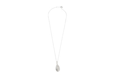 Lot 20 - A 9CT WHITE GOLD TEARDROP PENDANT NECKLACE