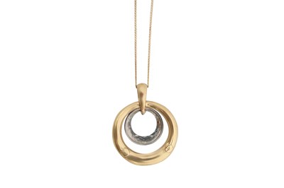 Lot 19 - A 9CT YELLOW AND WHITE GOLD PENDANT NECKLACE