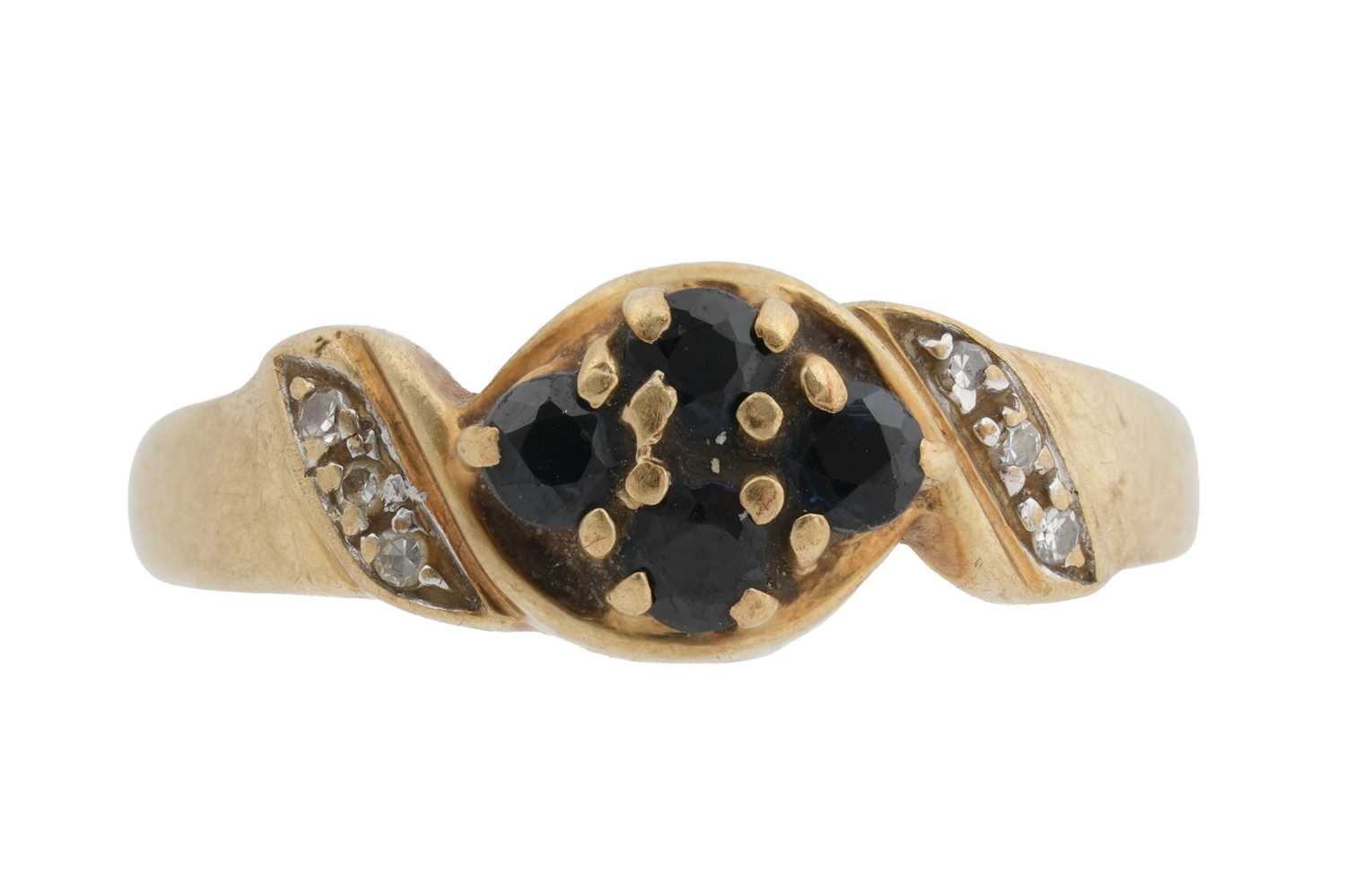 Lot 47 - A 9CT GOLD BLACK STONE AND DIAMOND RING
