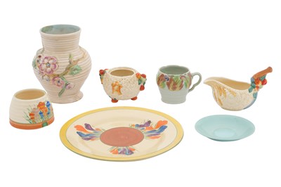 Lot 14 - A COLLECTION OF CLARICE CLIFF POTTERY ITEMS