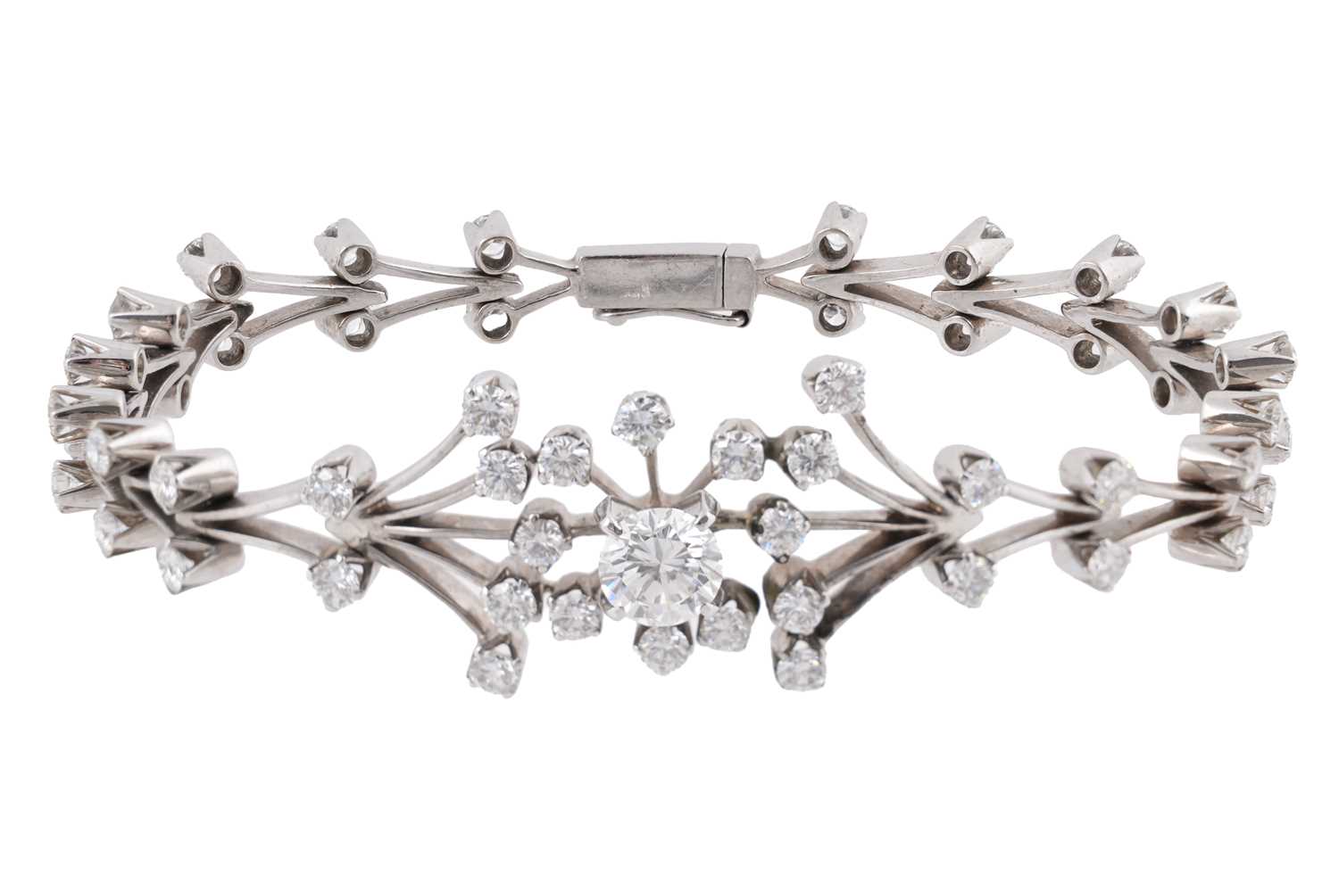 Lot 31 - AN 18CT WHITE GOLD AND DIAMOND NATURALISTIC BRACELET