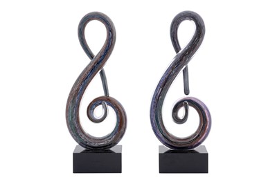 Lot 22 - A PAIR OF MURANO STYLE ART GLASS SCULPTURES IN THE SHAPE OF TREBLE CLEFS