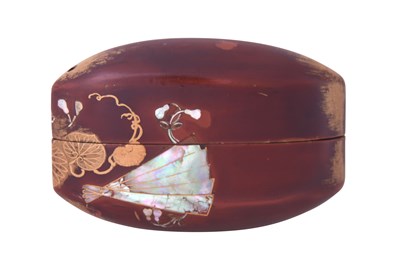 Lot 64 - A JAPANESE SINGLE COMPARTMENT MOTHER OF PEARL-DECORATED LACQUER INRO